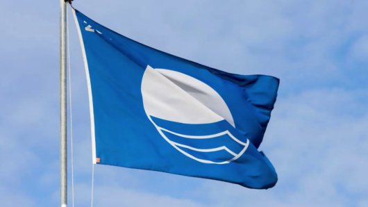 Δύναμη Αλλαγής – Λεονάρδος Χατζηανδρέου: Η αφαίρεση των Γαλάζιων Σημαιών από τη Νάξο αποτελεί ντροπή για τη δημοτική Αρχή