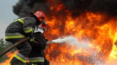 Υπό μερικό έλεγχο η πυρκαγιά στην Τήνο