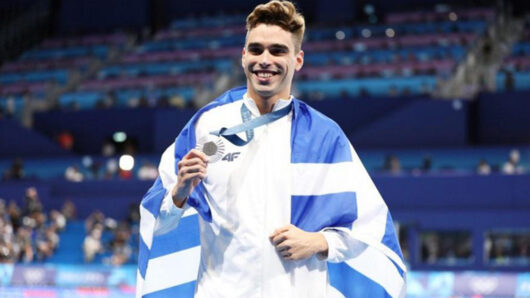 Ολυμπιακοί Αγώνες 2024: «Ασημένιος» ο Χρήστου στα 200μ ύπτιο – Το πρώτο μετάλλιο της Ελλάδας σε πισίνα από το 1896 (video)