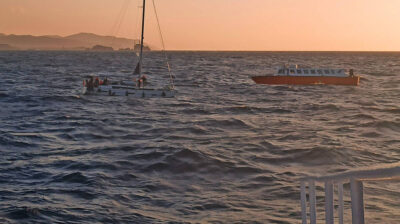 Η επίσημη ανακοίνωση του Λιμενικού για το σκάφος με τους 11 επιβαίνοντες που έστειλε σήμα κινδύνου στη Πάρο