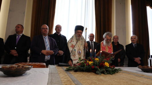 Την βασιλόπιτα του Δήμου Σύρου Ερμούπολης ευλόγησε ο Σεβασμιώτατος κ. Δωρόθεος Β’ (φωτο)