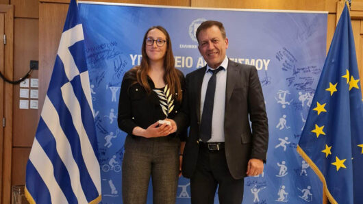 O Γιάννης Βρούτσης υποδέχτηκε και τίμησε την πρωταθλήτριας Ευρώπης στην ιστιοπλοΐα Ερμιόνη Γκίκα