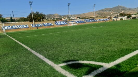Αλλάζει όψη το γήπεδο ποδοσφαίρου Ερμούπολης – Με πόρους της Περιφέρειας η ανακατασκευή του