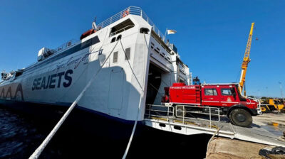 Μεταφορά ισχυρών πυροσβεστικών δυνάμεων από τη SEAJETS στη Χίο με το ταχύπλοο SUPERRUNNER JET 2 (video+φωτος)
