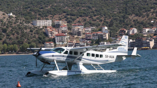 Απογειώνονται τα υδροπλάνα της Hellenic Seaplanes – Εκτός δικτύου Μήλος και Σαντορίνη λόγω αρνητικών γνωμοδοτήσεων
