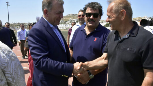Μύκονος: Διήμερη επίσκεψη Γιάννη Βρούτση για την Παναγία Τουρλιανή και τα αθλητικά έργα