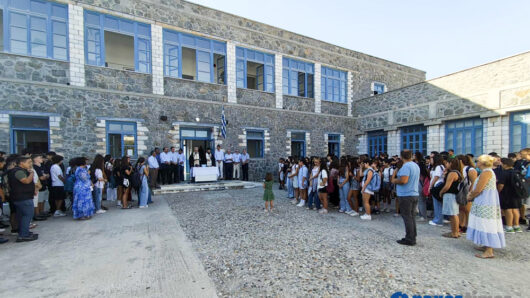Νάξος: Παράσταση διαμαρτυρίας εκπαιδευτικών για το στεγαστικό – «Η κατάσταση έφτασε στο απροχώρητο»