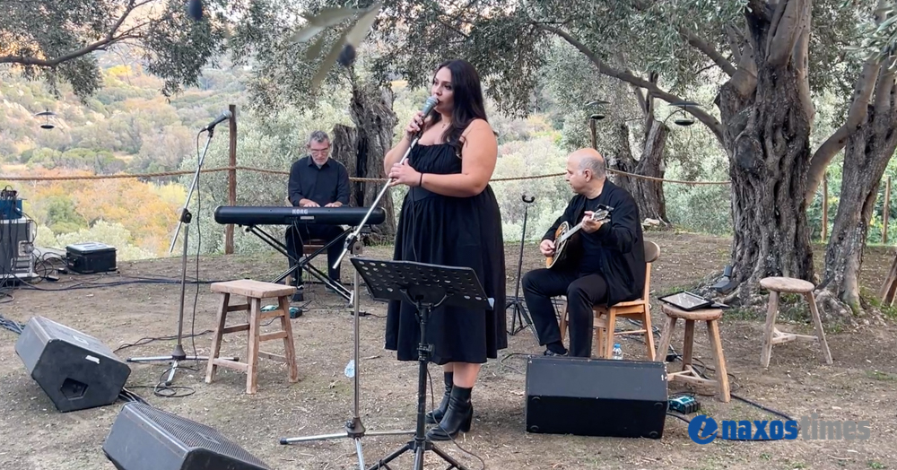 Μανώλης Μητσιάς