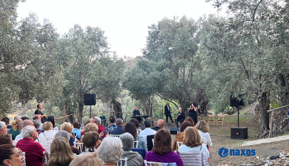 Μανώλης Μητσιάς