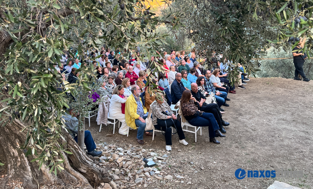Μανώλης Μητσιάς