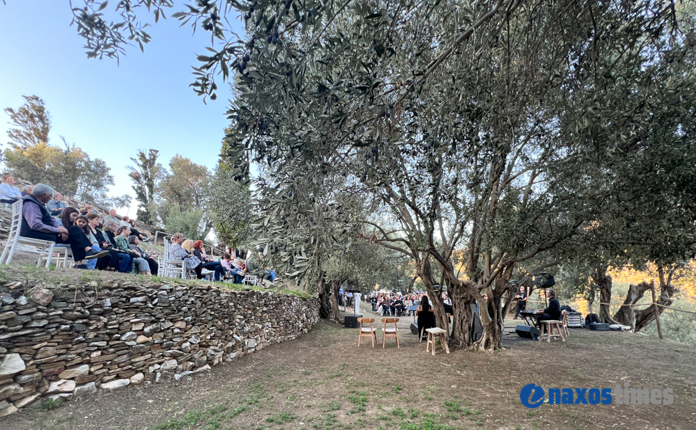 Μανώλης Μητσιάς