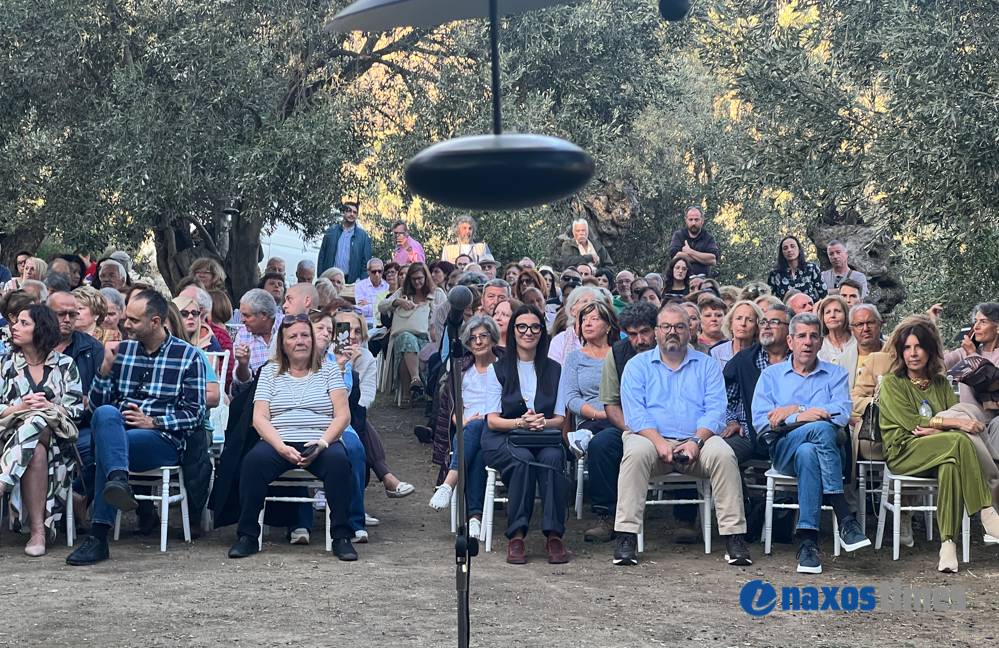 Μανώλης Μητσιάς