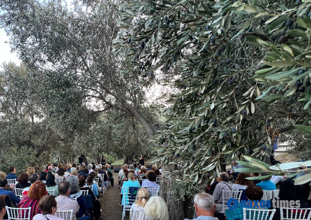 Μανώλης Μητσιάς