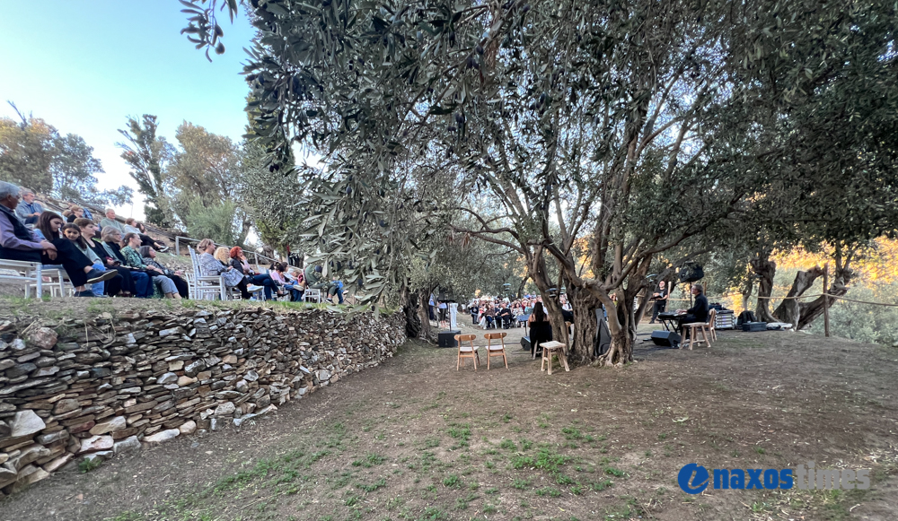 Μανώλης Μητσιάς