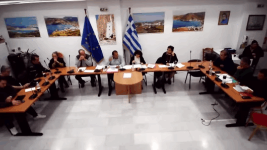 «Νέα Πνοή»: Καταγγέλλει ύβρεις και στοχοποίηση της αντιπολίτευσης στο Δημοτικό Συμβούλιο Αμοργού