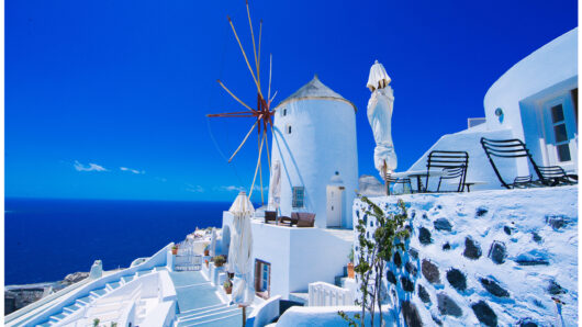 ΕΟΤ: Διακρίσεις για Ελλάδα και Σαντορίνη στα τουριστικά Leisure Lifestyle Awards 2026