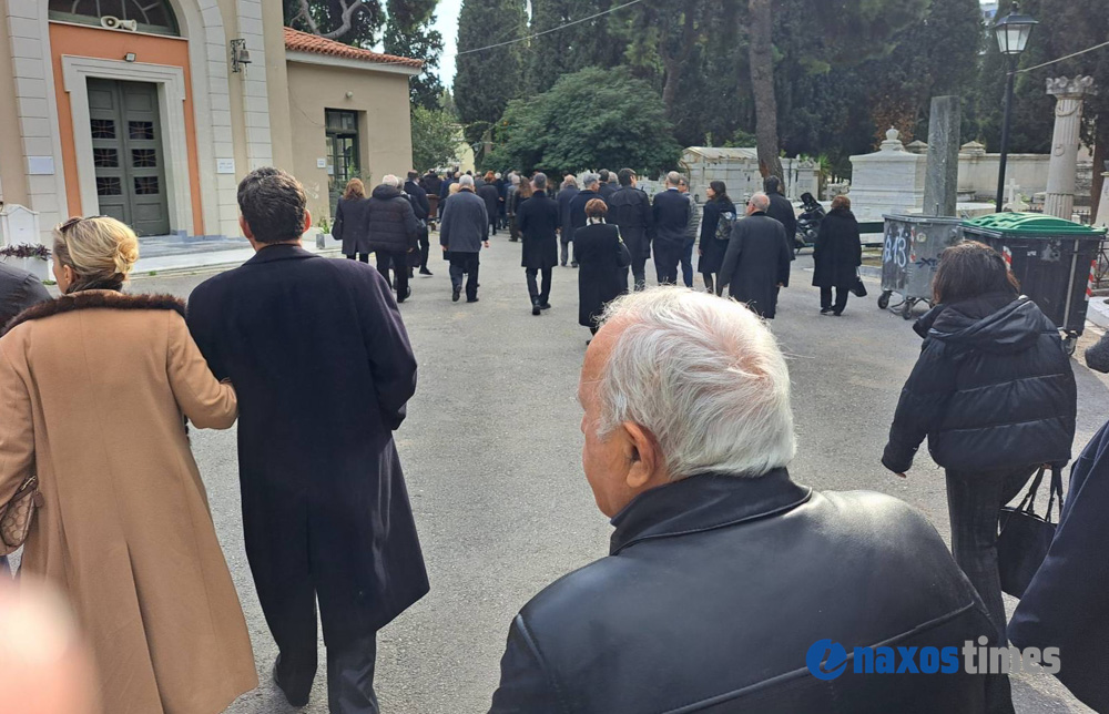 Κηδεία Μανώλης Πρωτονοτάριος