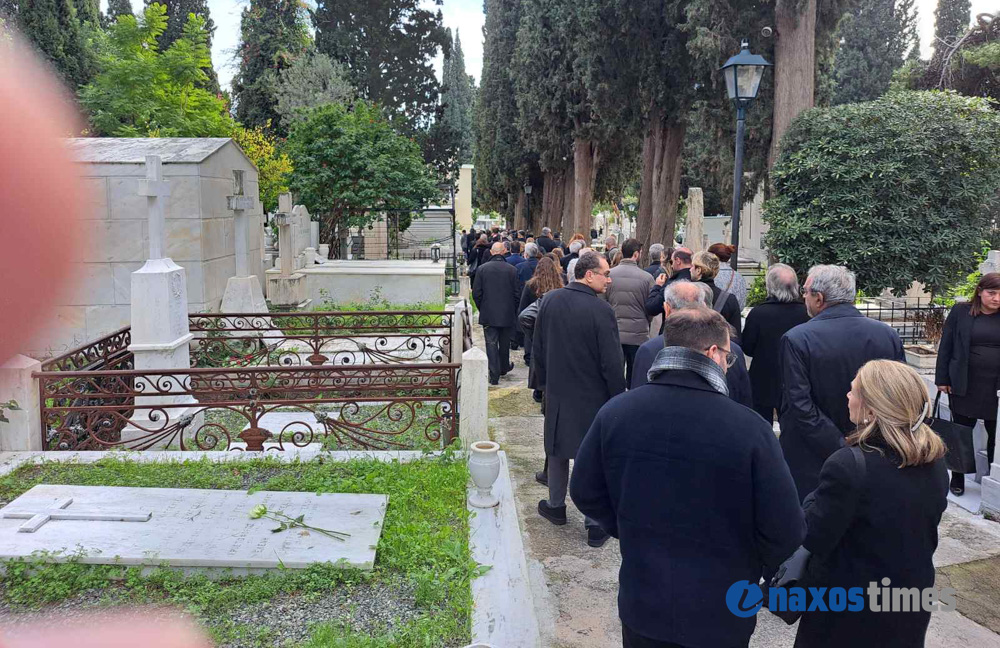 Κηδεία Μανώλης Πρωτονοτάριος