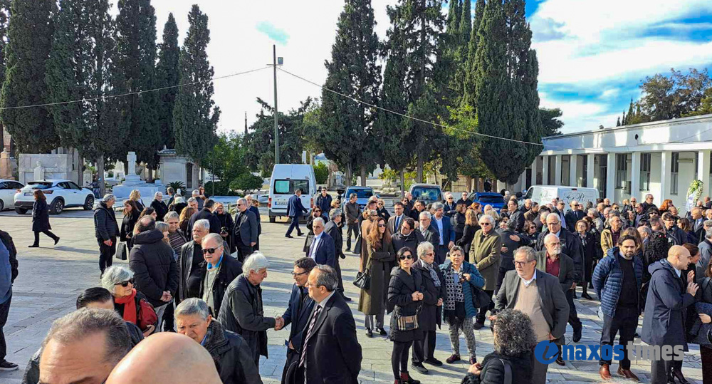 Κηδεία Μανώλης Πρωτονοτάριος