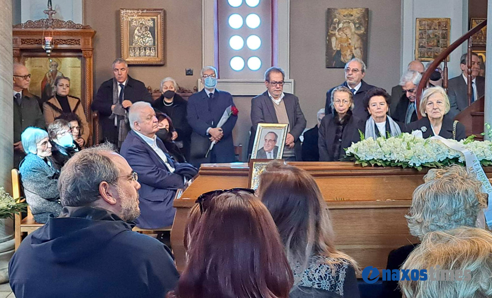 Κηδεία Μανώλης Πρωτονοτάριος