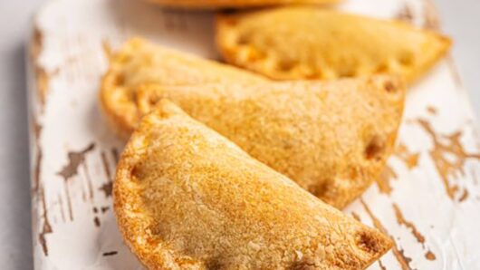 Empanadas: Λατινοαμερικάνικα πιτάκια γεμιστά με κοτόπουλο