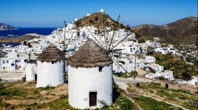 Η Ίος ανάμεσα στα πιο ιδιαίτερα μέρη της Ελλάδας και της Ευρώπης για το 2026, σύμφωνα με διεθνή ΜΜΕ
