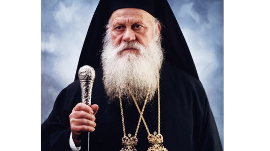 Τριήμερο πένθος στον Δήμο Θήρας για την εκδημία του Σεβασμιωτάτου τέως Μητροπολίτη Επιφανείου