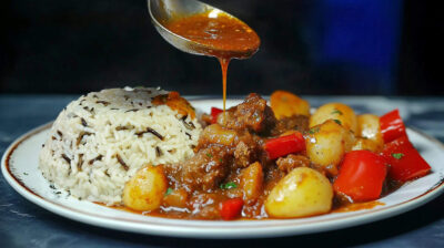 Παραδοσιακή συνταγή για μοσχαράκι με λαχανικά και σάλτσα (video)