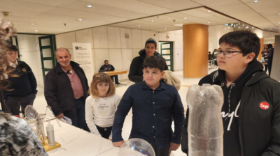 Η Ε΄ τάξη του 4ου Δημοτικού Σχολείου Νάξου στο Μαθητικό Συνέδριο Myth2Space στο Μέγαρο Μουσικής