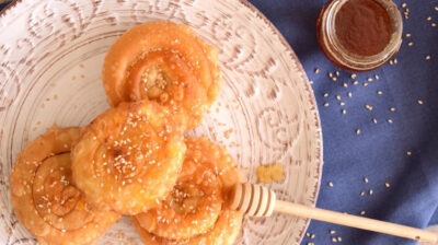 Σαρικόπιτες με ξινομυζήθρα (video)