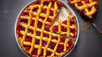 «Τούρτα» η αποκριάτικη πάστα φλώρα της Τήνου