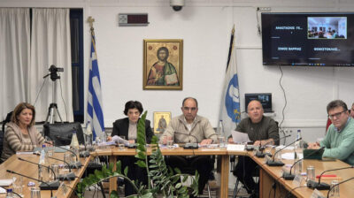 Ομόφωνη απόφαση του Δημοτικού Συμβουλίου για την αναγκαιότητα αγοράς ακινήτων με σκοπό τη δημιουργία δημοτικών χώρων στάθμευσης στην Παροικία