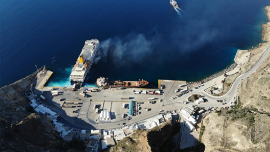 Σαντορίνη: «Καμπανάκι» από τους εμπόρους για τα χειμερινά δρομολόγια – Προειδοποιούν με κινητοποιήσεις