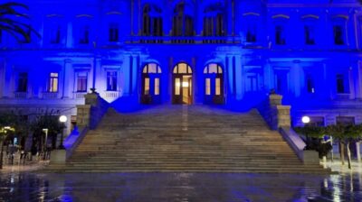 Σύρος: Στο «μπλε» το Δημαρχιακό Μέγαρο για την Παγκόσμια Ημέρα Αυτισμού