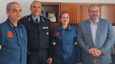 Νάξος: Συνάντηση Επάρχου με την ηγεσία της Πυροσβεστικής – Στο επίκεντρο η ετοιμότητα ενόψει καλοκαιριού