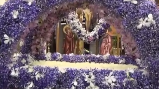 Κατάνυξη στη Μύκονο: Στόλισαν τους Επιταφίους στο Αιγαίο (video)