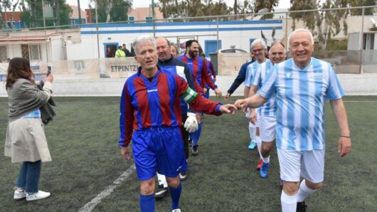 Ηχηρό μήνυμα αλληλεγγύης από τη Σαντορίνη