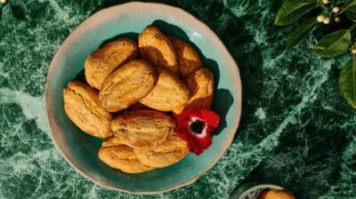 Μοσχοβολιστά σμυρναίικα κουλουράκια