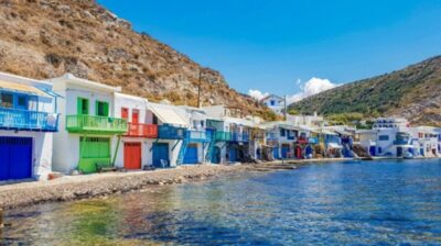 Οι Κρυφές Παραλίες Της Μήλου Που Μπορείς Να Δεις Μόνο Με Σκάφος