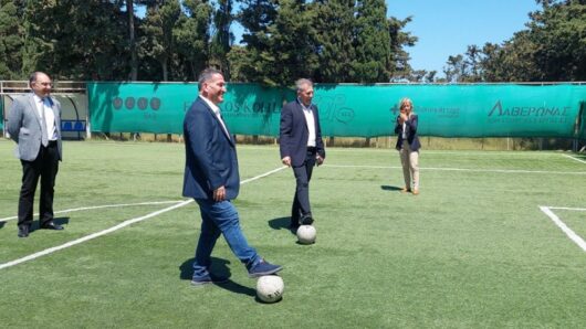 Πάρος: Επίσκεψη Αναπληρωτή Υπουργού Αθλητισμού Γ. Βρούτση- Επιθεώρηση του χώρου όπου θα κατασκευαστεί το Γήπεδο Νάουσας(video)