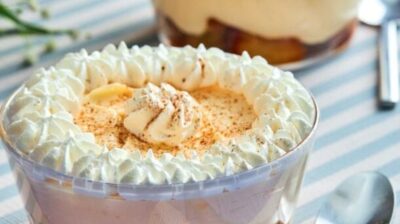 Βυζαντινό: Εύκολο γλυκό με κρέμα βανίλιας και τσουρέκι