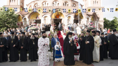 Με ιδιαίτερη λαμπρότητα η υποδοχή της Τιμίας Κάρας του Αγίου Παντελεήμονος Άνδρου στους Αμπελόκηπους Θεσσαλονίκης (Φωτος + video)