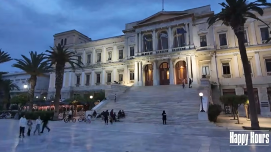 Η Σύρος πρωταγωνιστεί στο OPEN TV μέσα από το «Happy Hours» (video)