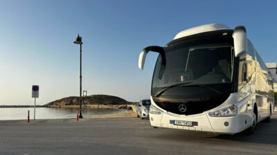 Νάξος: Minibus, μπάρες και ελεγχόμενη στάθμευση για όλους – Οι αλλαγές που έρχονται στα parking