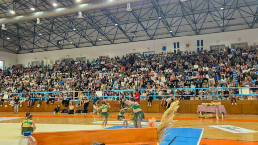 Σαντορίνη: Συγκίνηση και 1.500 θεατές στη μεγάλη γιορτή της Μαργαρίτας Μαϊνά στο ΔΑΠΠΟΣ