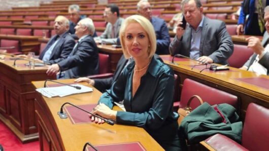 Ερώτηση της Κατερίνας Μονογυιού για την άμεση στελέχωση της Τοπικής Διεύθυνσης e-ΕΦΚΑ Θήρας