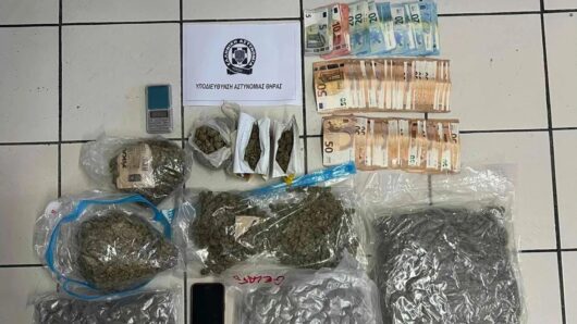 Έφοδος της ΕΛ.ΑΣ. σε 17 σπίτια στη Σαντορίνη – Δύο συλλήψεις για ναρκωτικά