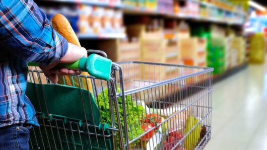 Ζητείται πωλήτρια για mini market στη Νάξο – Παρέχεται διαμονή
