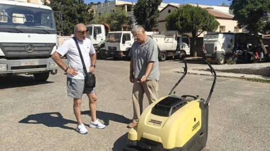 Δωρεά μίνι σαρώθρου στον Δήμο Σύρου – Ερμούπολης για την ενίσχυση της καθαριότητας
