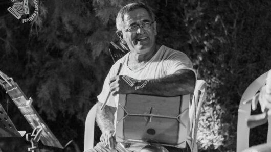 Σύρος: Ψήφισμα του Δημοτικού Συμβουλίου για τον θάνατο του Μπάμπη Γαβριήλ